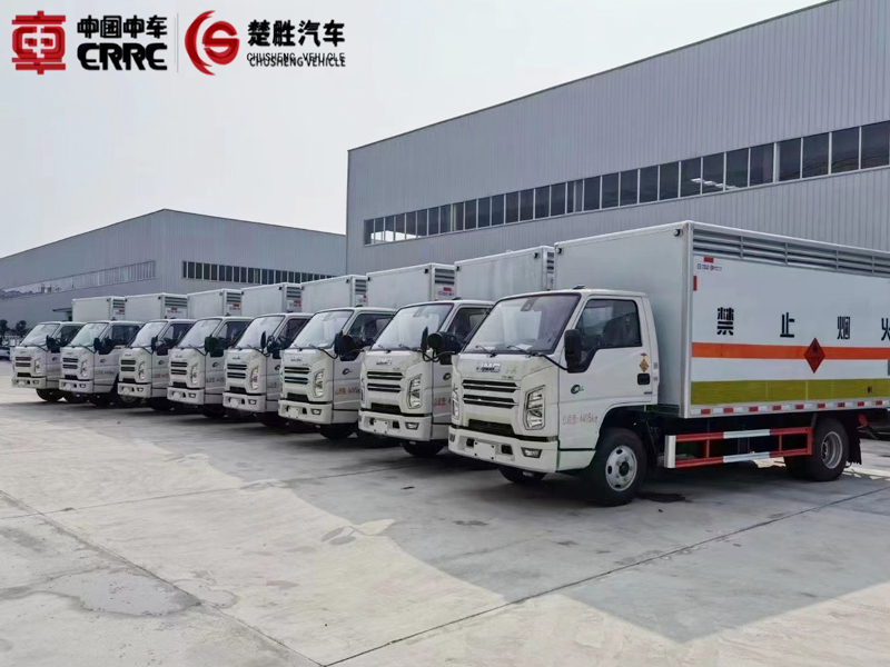 桶裝危化品運(yùn)輸車(chē)，爆破器材運(yùn)輸車(chē)廠(chǎng)家